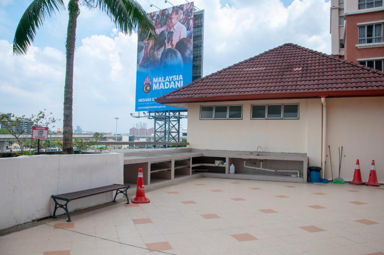 Five H Family Service Apartment Seri Kembangan Zewnętrze zdjęcie