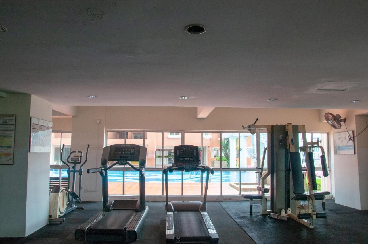 Five H Family Service Apartment Seri Kembangan Zewnętrze zdjęcie