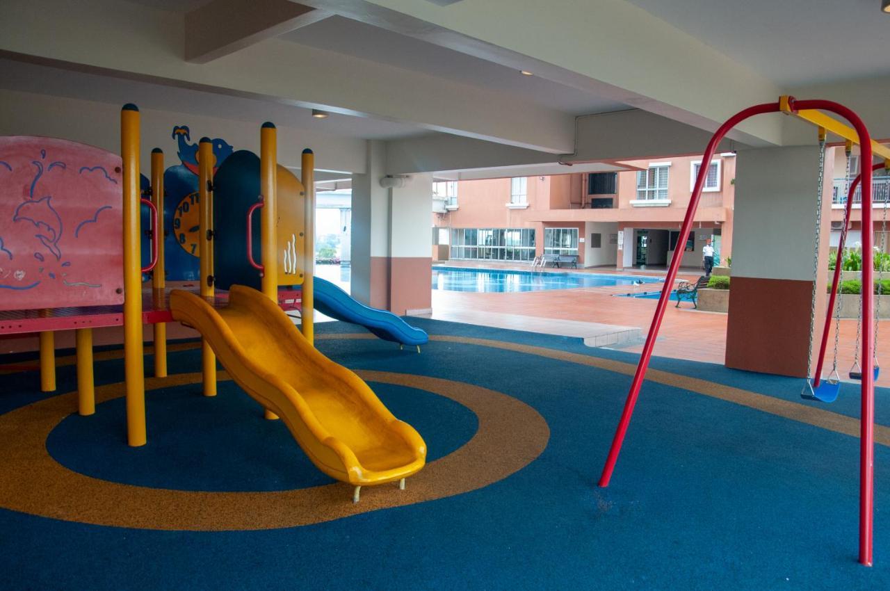 Five H Family Service Apartment Seri Kembangan Zewnętrze zdjęcie