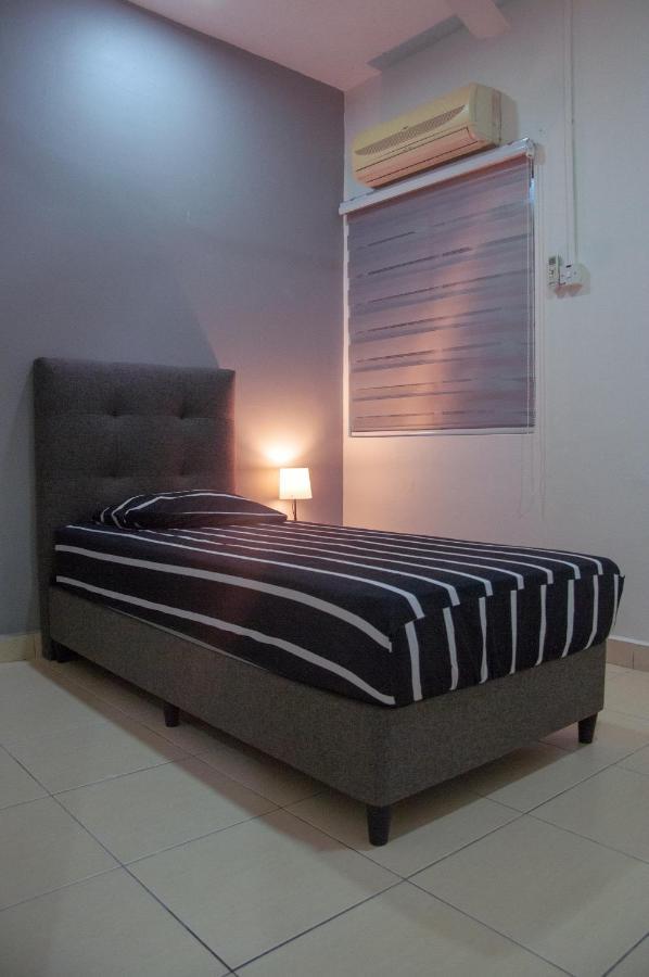 Five H Family Service Apartment Seri Kembangan Zewnętrze zdjęcie