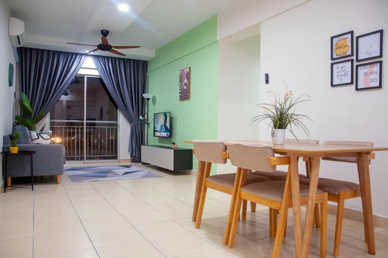Five H Family Service Apartment Seri Kembangan Zewnętrze zdjęcie